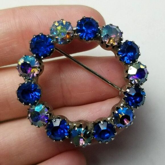 Vintage Sparkly Blue Two Tone Rhinestone Circle Brooch, AB Lapel Pin, Estate - Picture 1 of 6